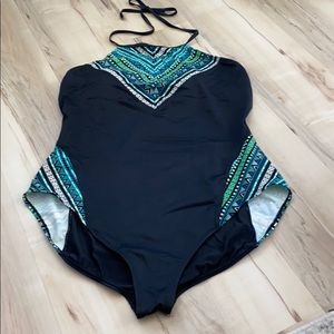 EUC Women’s Beach Betty One Piece Suit Size XL